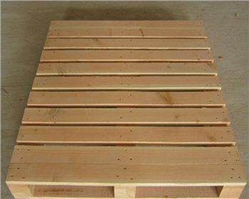 木制托盤在使用時(shí)需要注意哪些？這3三點(diǎn)不容忽視！